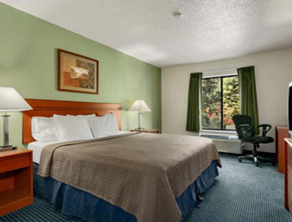 Days Inn & Suites By Wyndham Wisconsin Dells Rom bilde