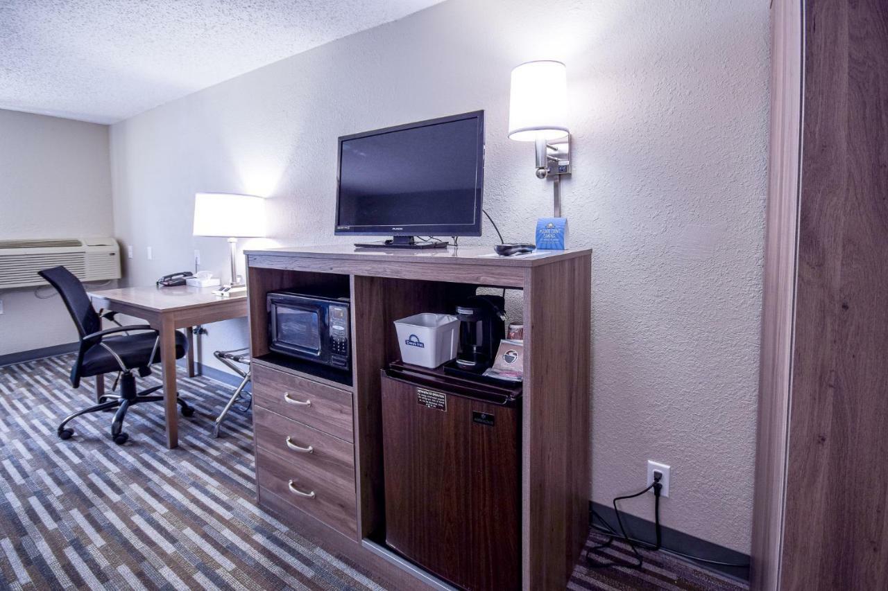 Days Inn & Suites By Wyndham Wisconsin Dells Eksteriør bilde