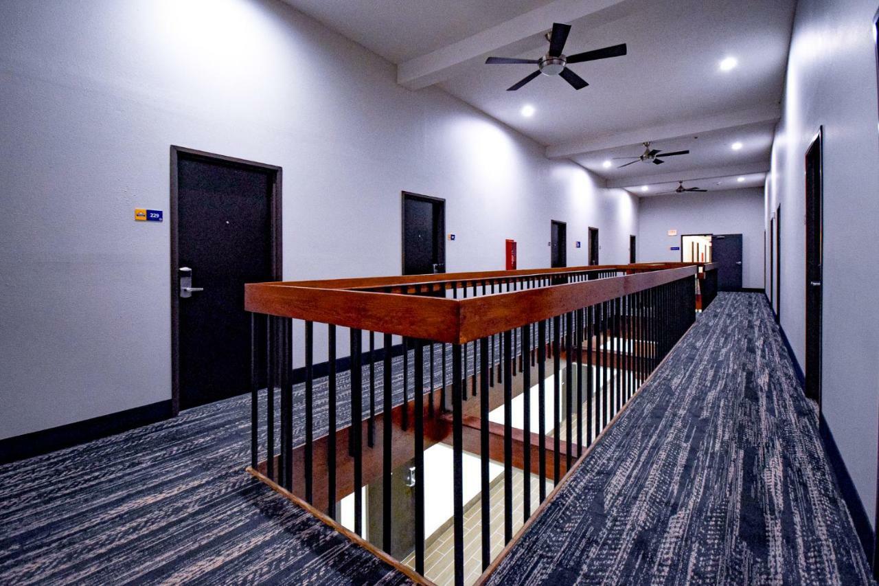 Days Inn & Suites By Wyndham Wisconsin Dells Eksteriør bilde